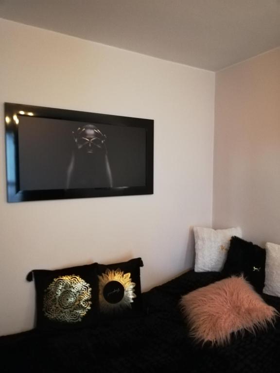 Kawalerka - Jelenia Gora, dziel. Zabobrze - 1