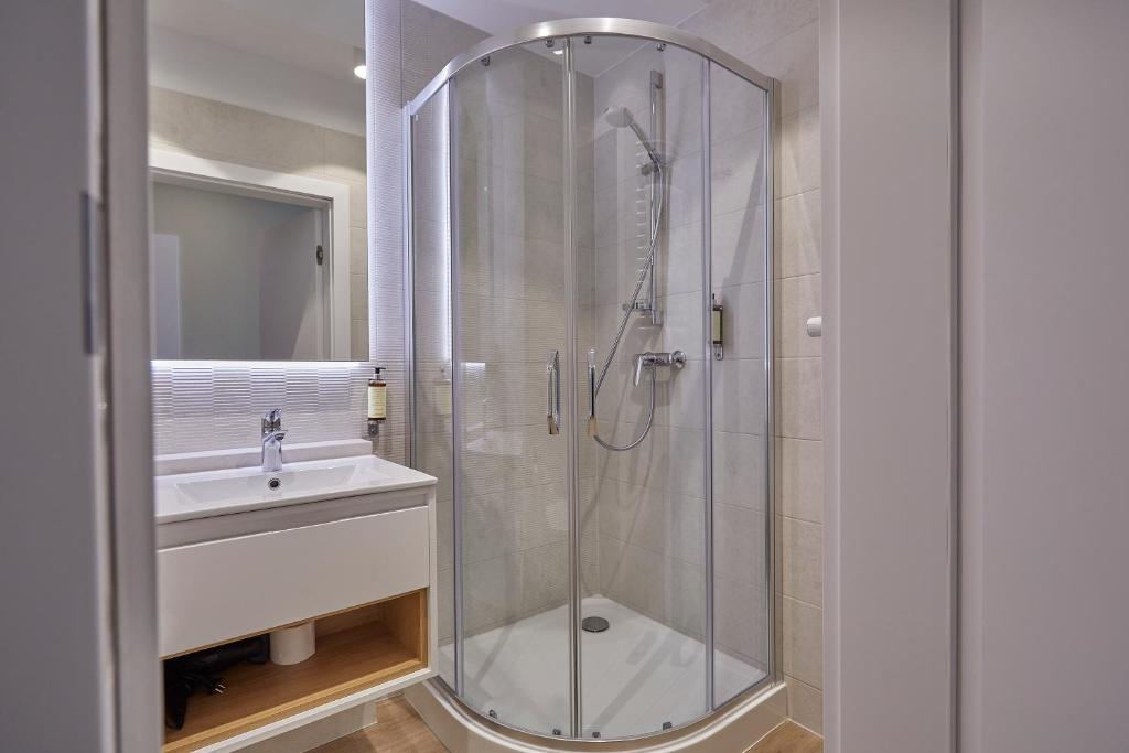 RAJSKA 3 by PI Apartments - Resim 34