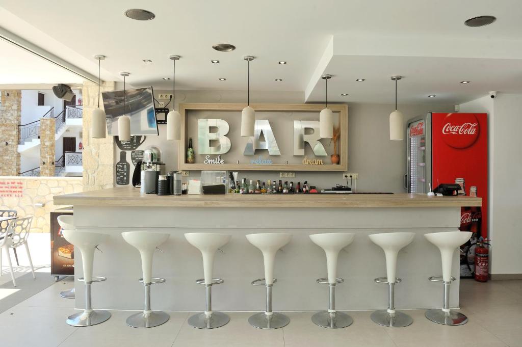 Lounge nebo bar v ubytování Aristotelis Hotel