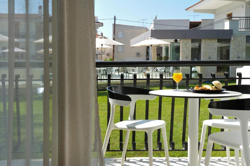 Balkón nebo terasa v ubytování Aristotelis Hotel