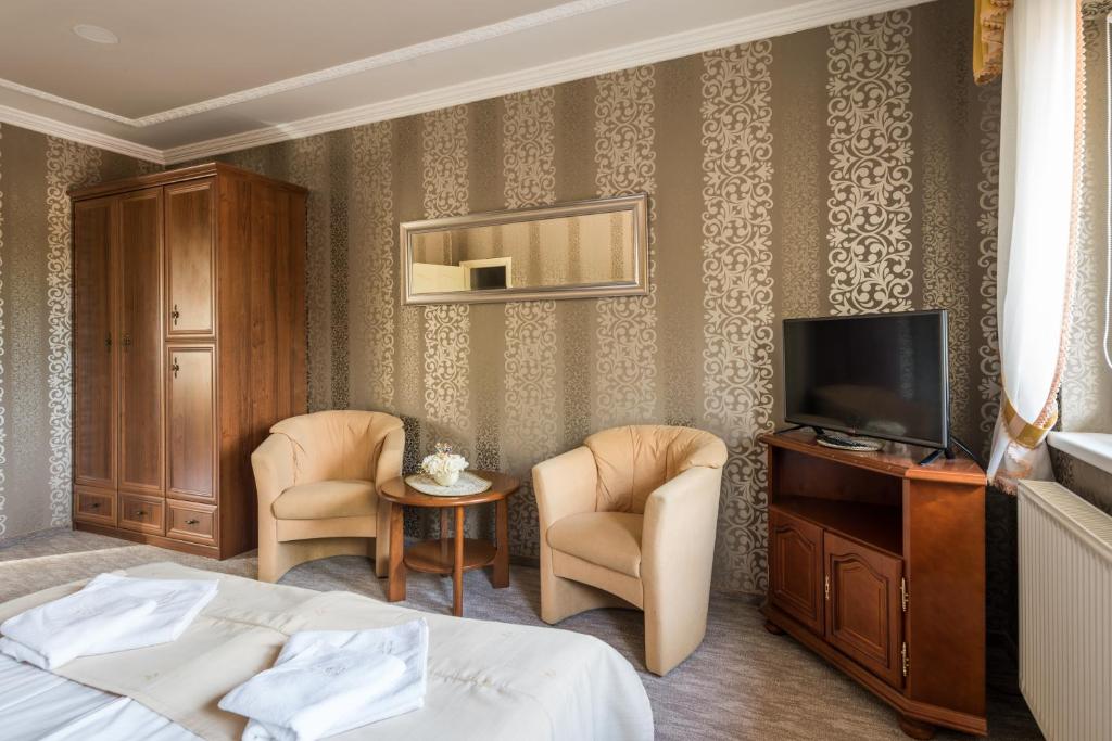 Hotel Bíbic és Tüskevár Étterem és Horgásztó - Resim 22