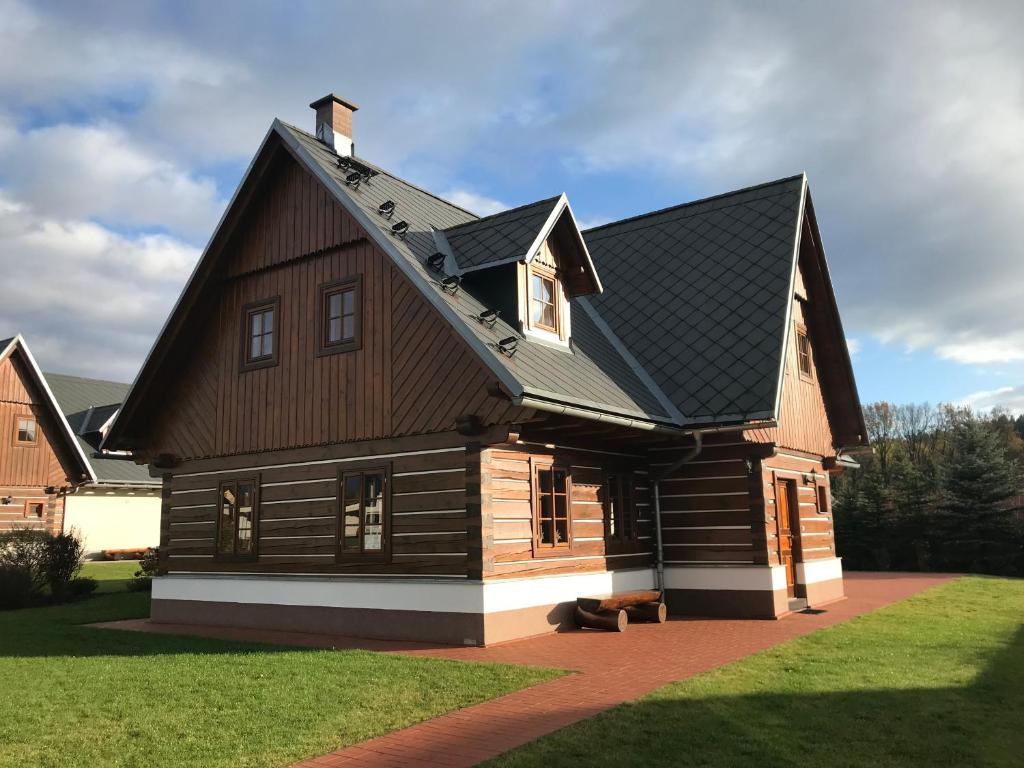Budova, kde se vila nachází