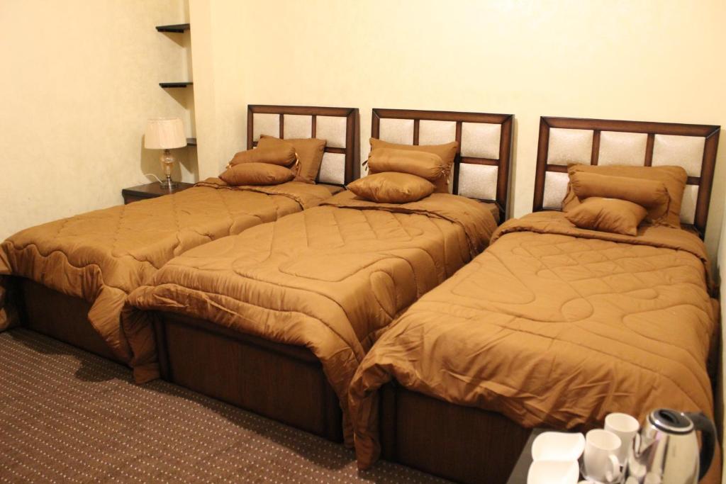 Petra Rest Home - Habitación Cuádruple Con Baño Privado
