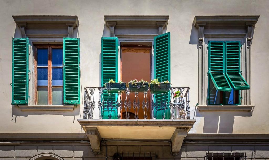 Classic Tuscany Apartments by Mmega