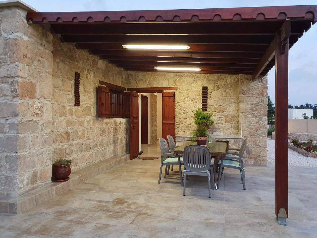Patio nebo venkovní prostory v ubytování Villa Yioukkas
