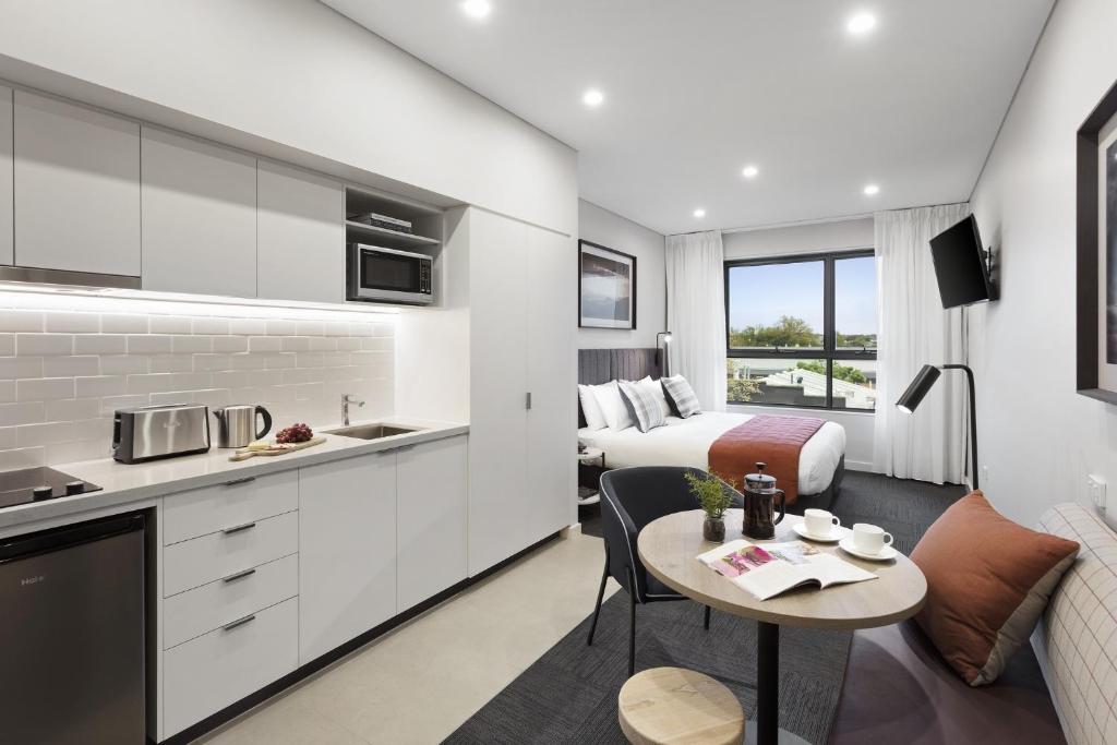 Quest Orange, Orange (updated prices 2024)