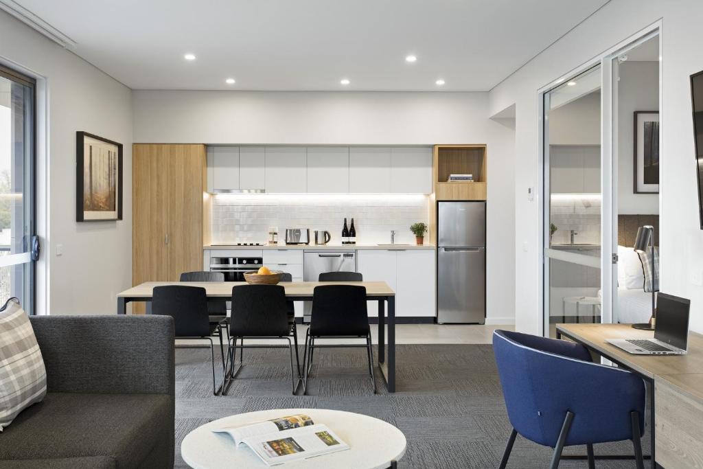 Quest Orange - Apartamento De Tres Habitaciones
