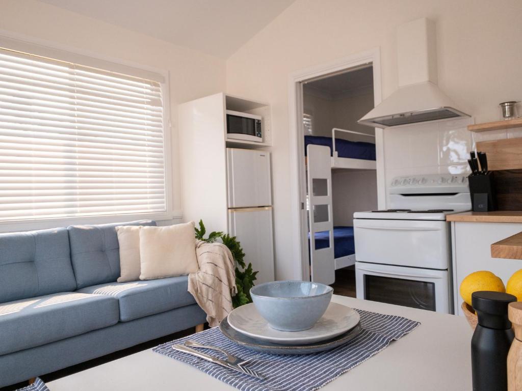Little Palm Cabins - One-Bedroom Apartment