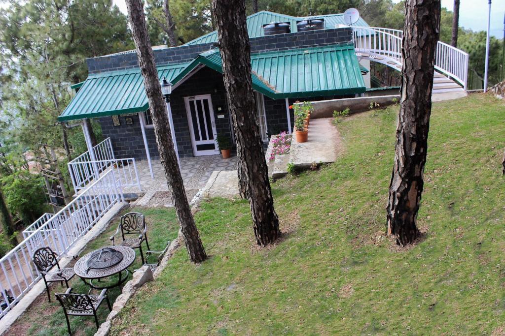Vacation Home The Pine Crest Menage Kasauli India Booking Com