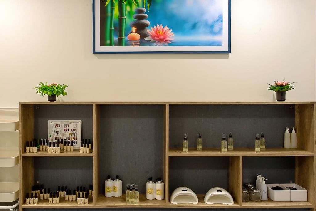 Příslušenství pro přípravu čaje a kávy v ubytování Hoi An Aurora Riverside Hotel and Spa