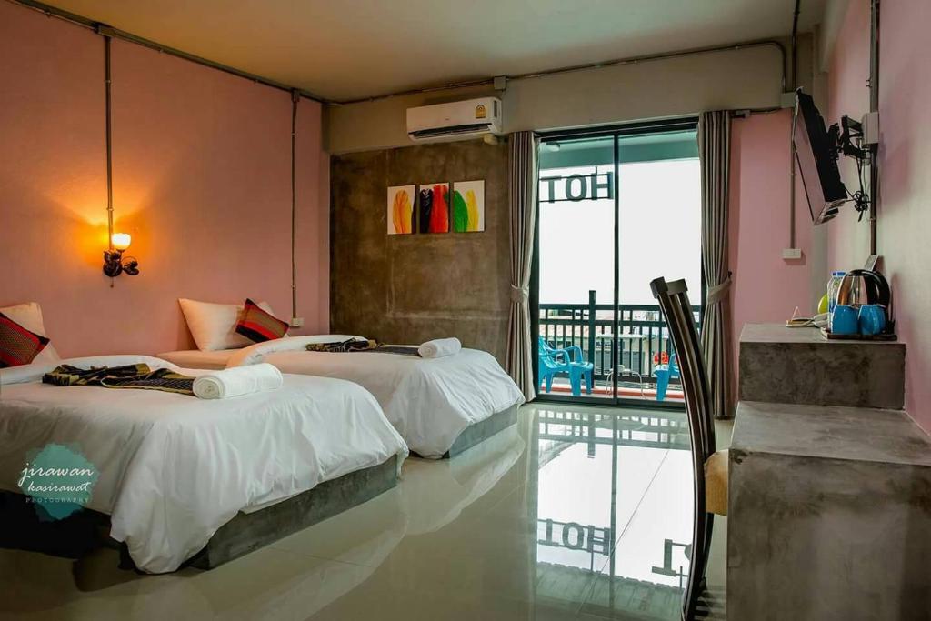 
Deluxe Queen Room with Two Queen Beds
