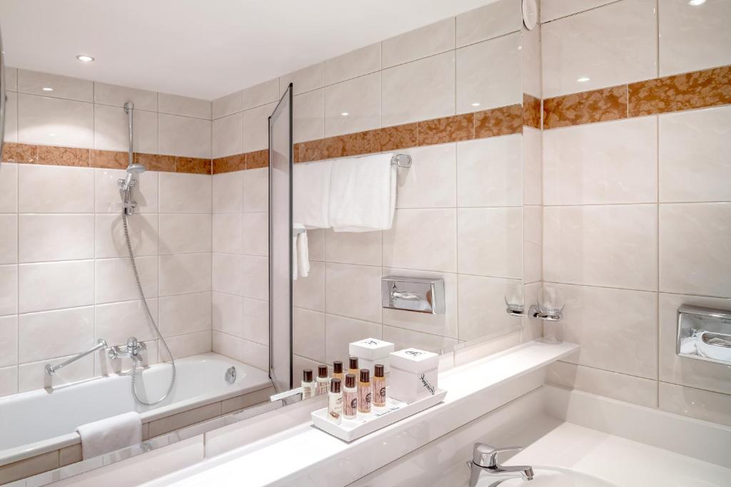 Koupelna v ubytování Hotel Angerer Alm