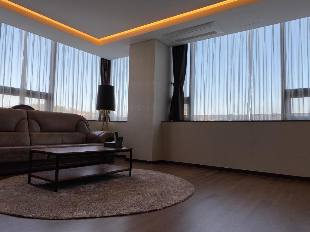 New Donghae Tourist Hotel - Люкс