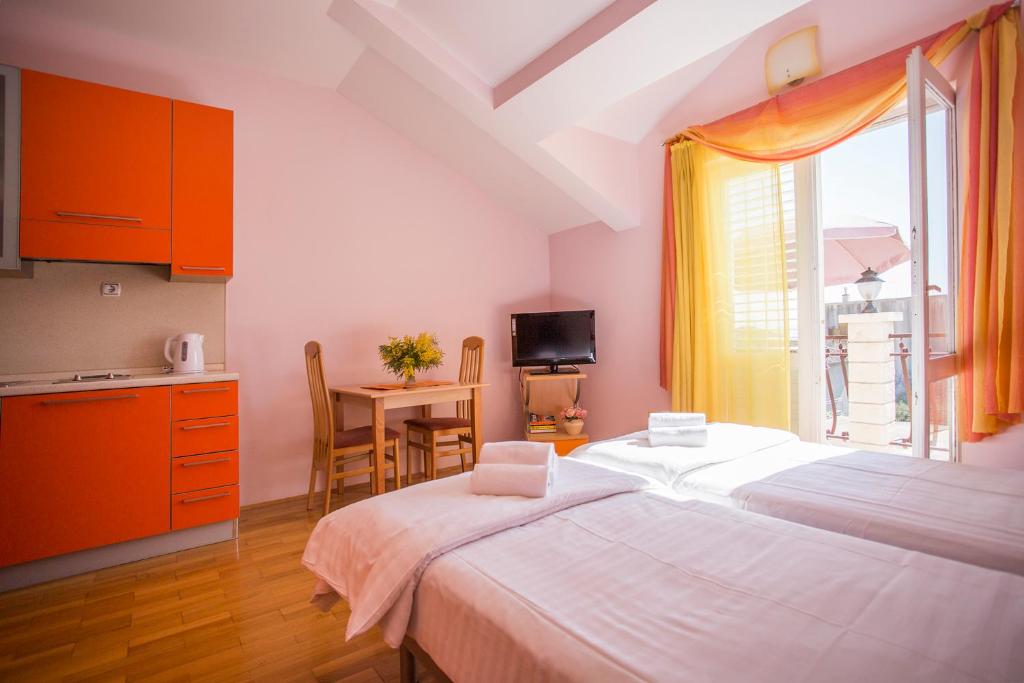 Apartments Villa Paradise - 10