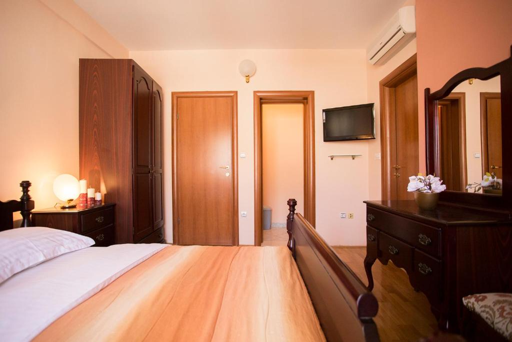 Apartments Villa Paradise - 14