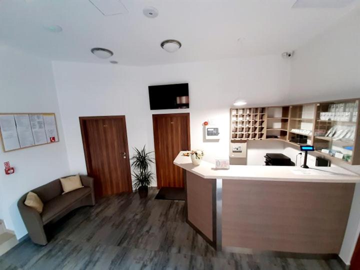 Kuchyň nebo kuchyňský kout v ubytování Jolán Pension & Restaurant