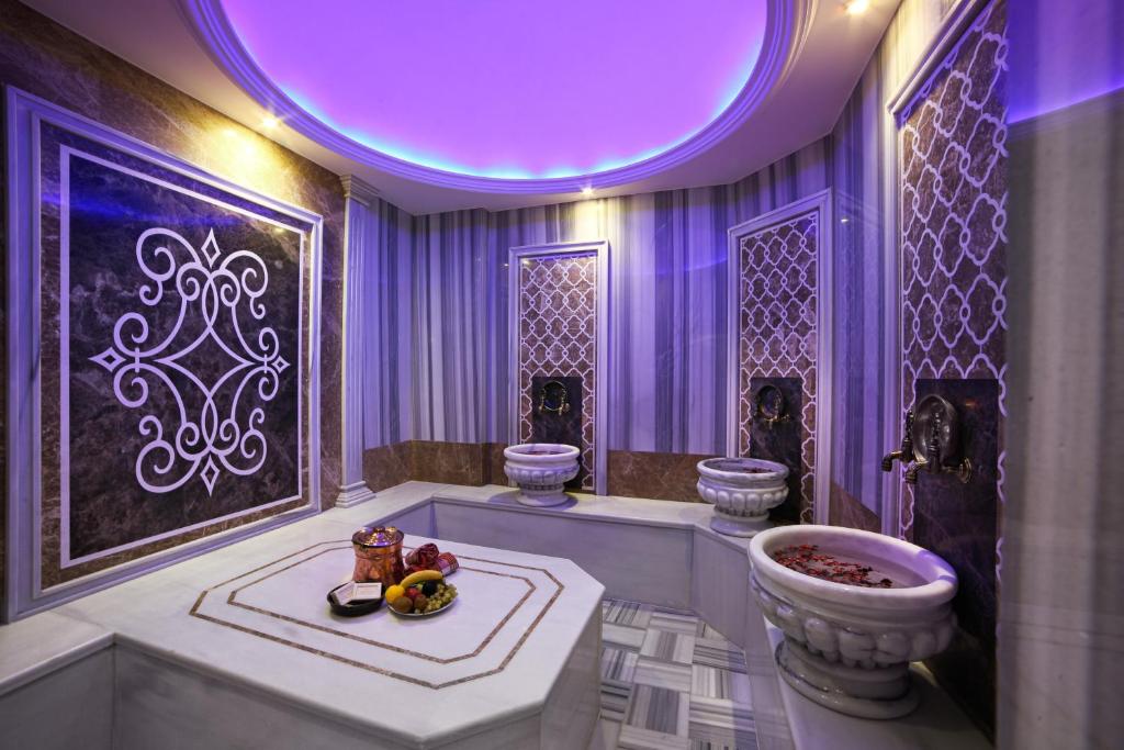 Phòng tắm tại Pell Palace Hotel & SPA