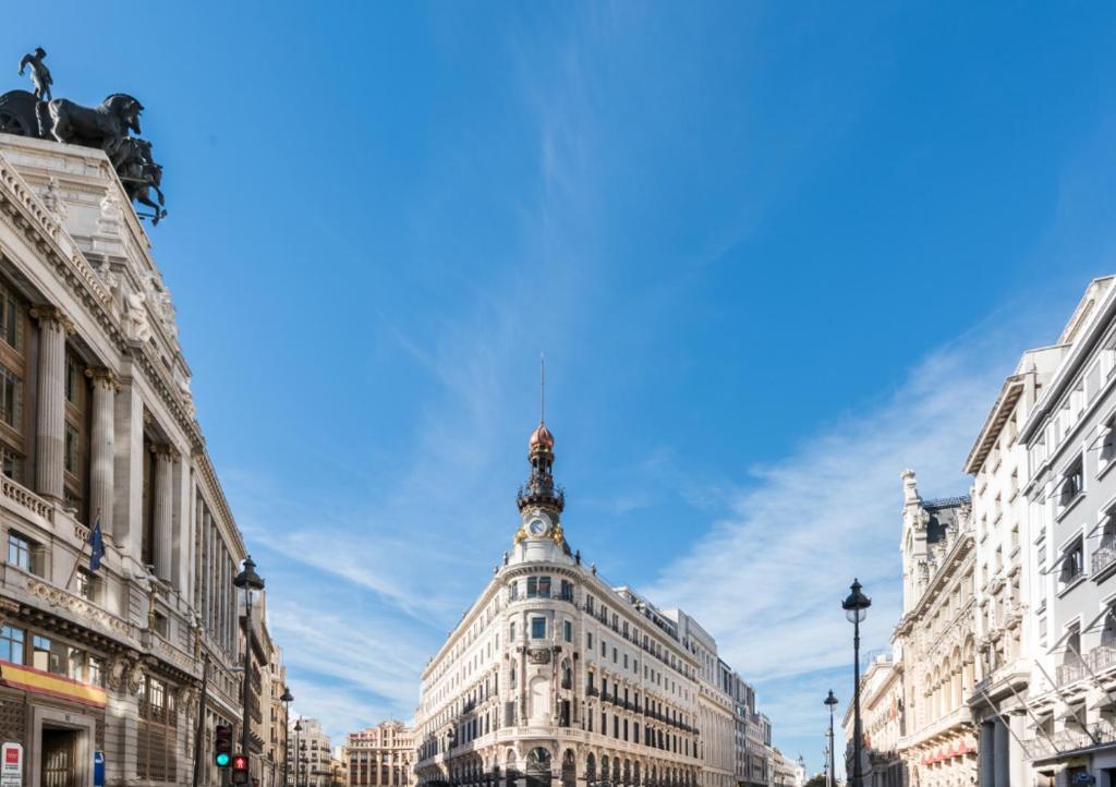 Nespecifikovaný výhled na destinaci Madrid nebo výhled na město při pohledu z apartmánu