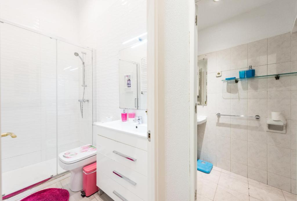 Koupelna v ubytování M&F Apartaments Chueca