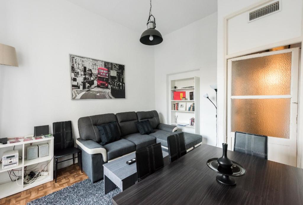 Posezení v ubytování M&F Apartaments Chueca