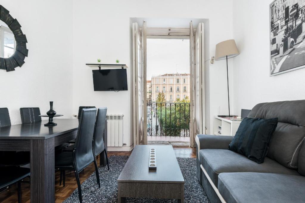 Posezení v ubytování M&F Apartaments Chueca