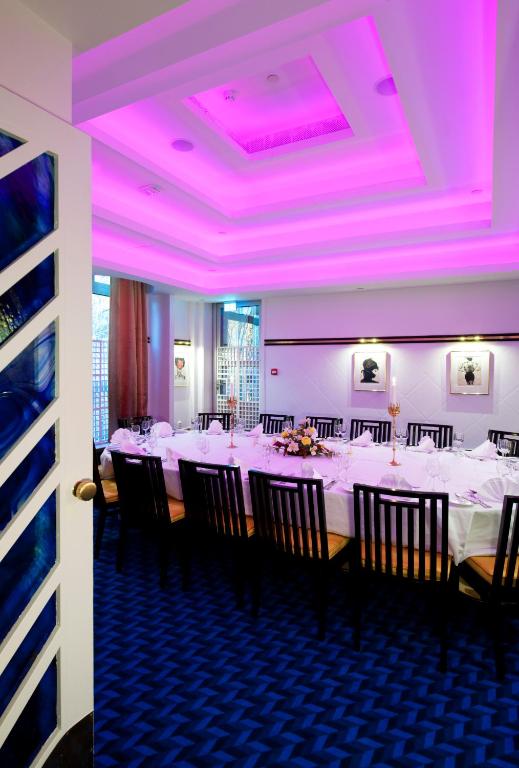 En restaurant eller et spisested på Thon Hotel Oslofjord