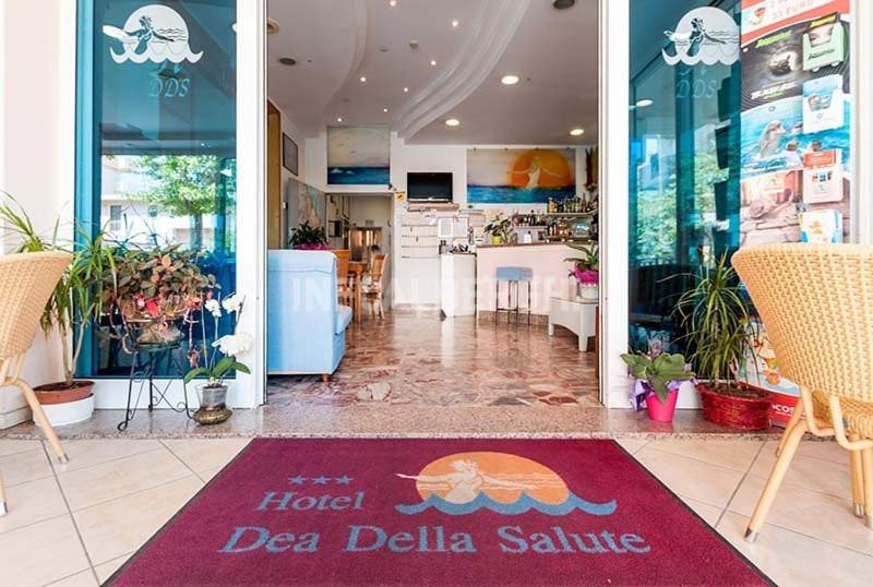 Kuchyň nebo kuchyňský kout v ubytování Dea Della Salute Hotel