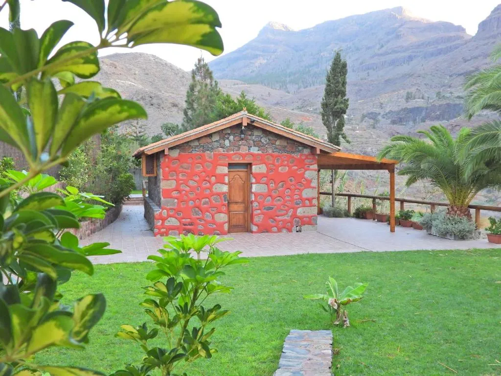 Casa rural con jacuzzi en Ayagaures