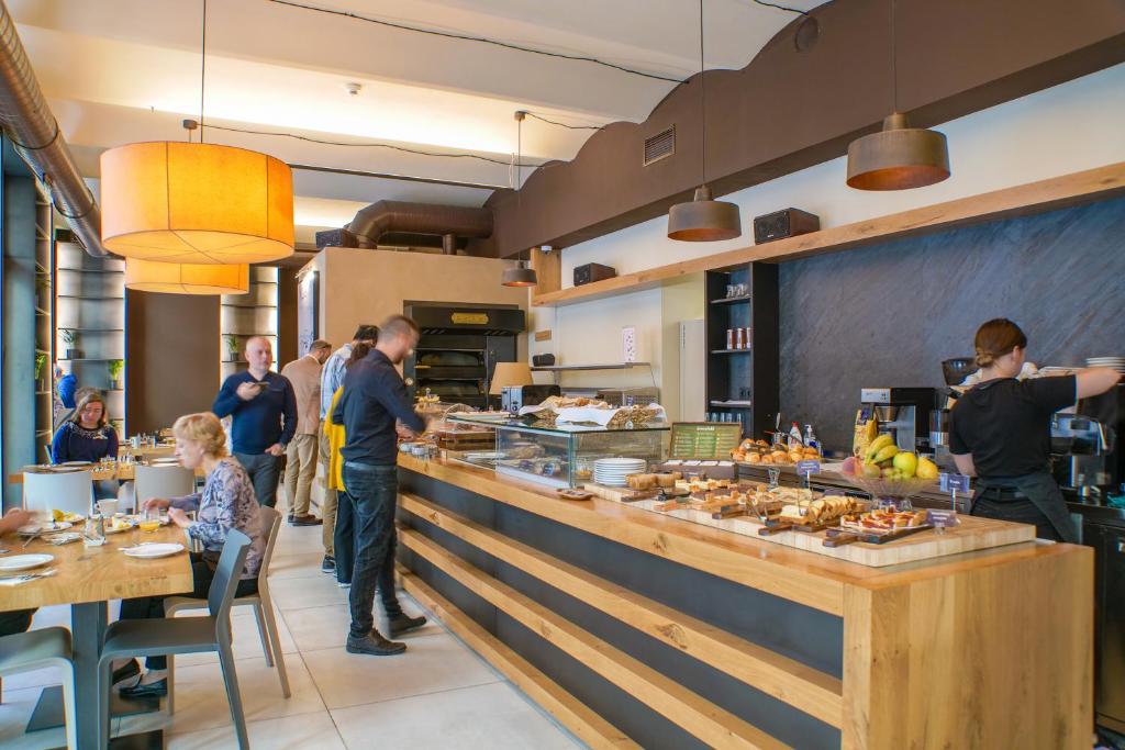 Hotel Golden Crown - Resim 27