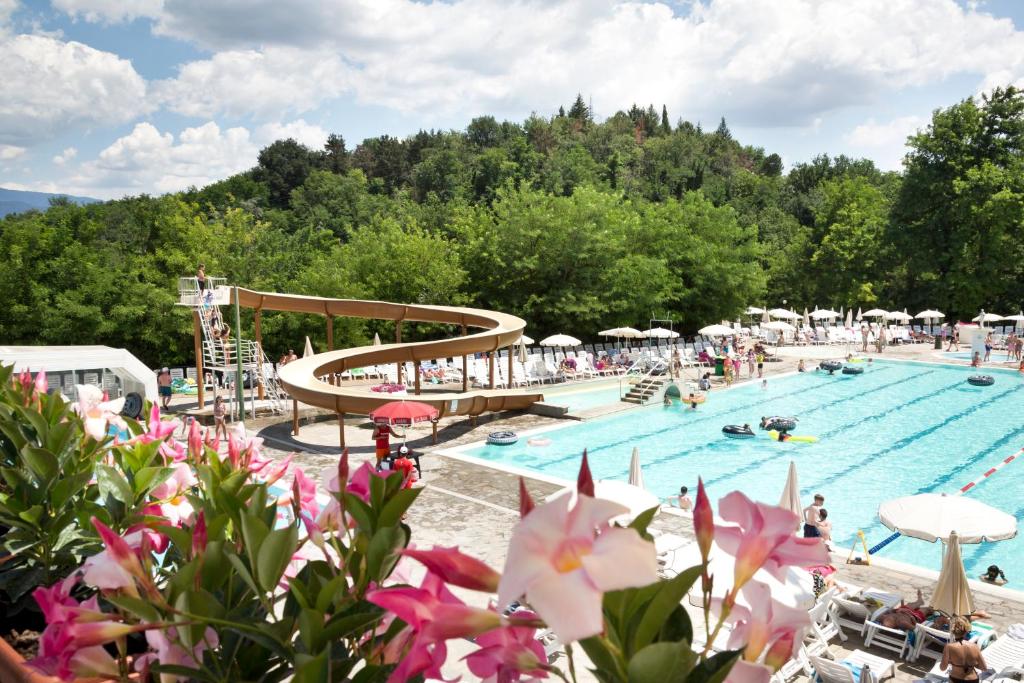 The swimming pool at or close to Villa Norcenni ApartHotel