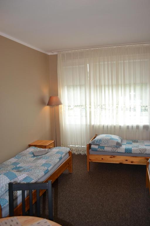 
Basic Triple Room with Shared Bathroom
