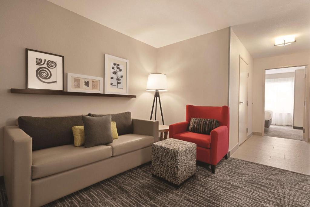 Country Inn & Suites by Radisson, Savannah Midtown, GA - 