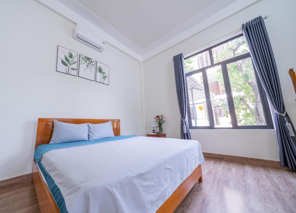 Funny Monkeys Homestay - 1