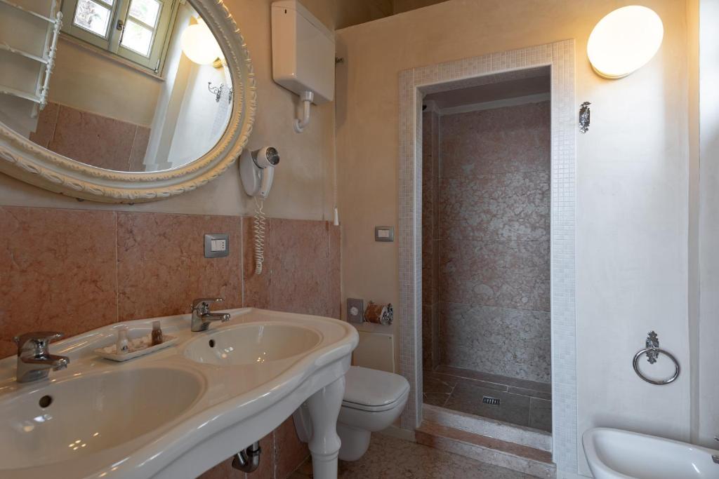 Koupelna v ubytování Hotel Palazzo Novello