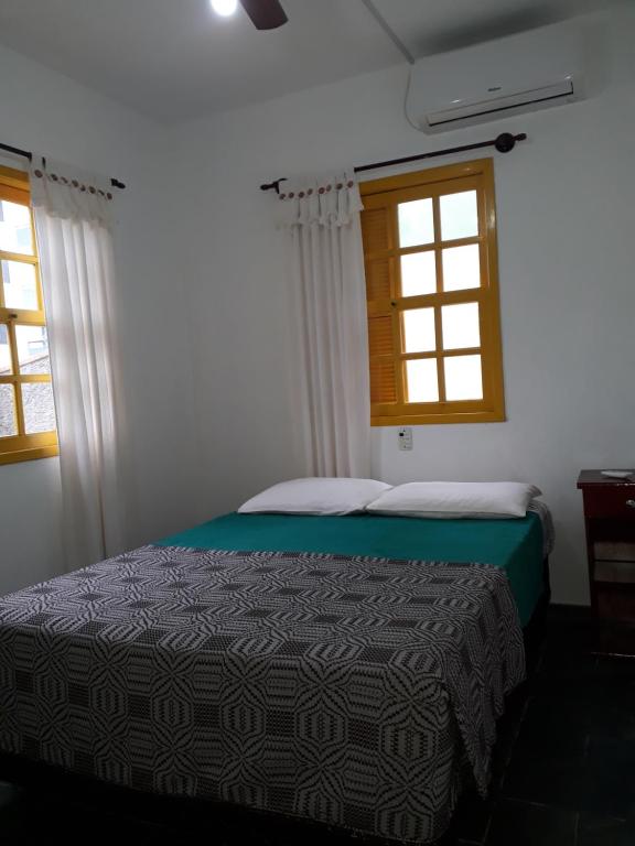  Residencial Colonial Amarelo a 150m da Praia de Mariscal
