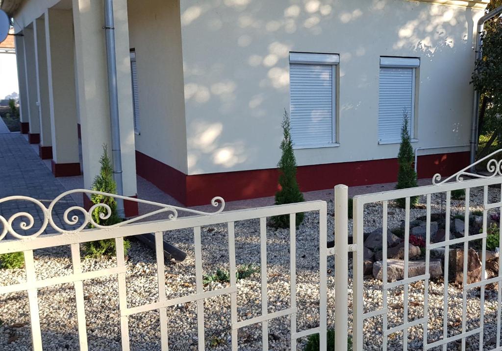 Zdjęcie z galerii obiektu Harmónia Kisház Vendéghàz w mieście Poroszló
