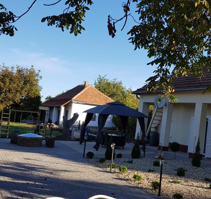 Budynek, w którym mieści się apartament