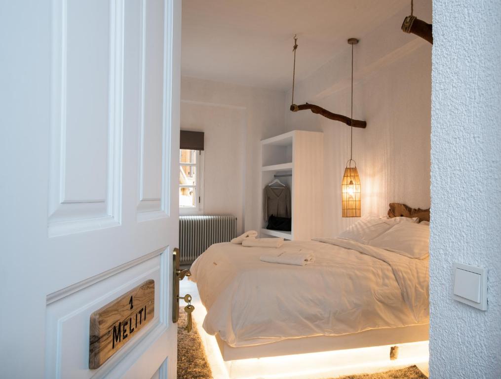 Blue Mountain Guesthouse by Seablue - Apartment - Ground Floor