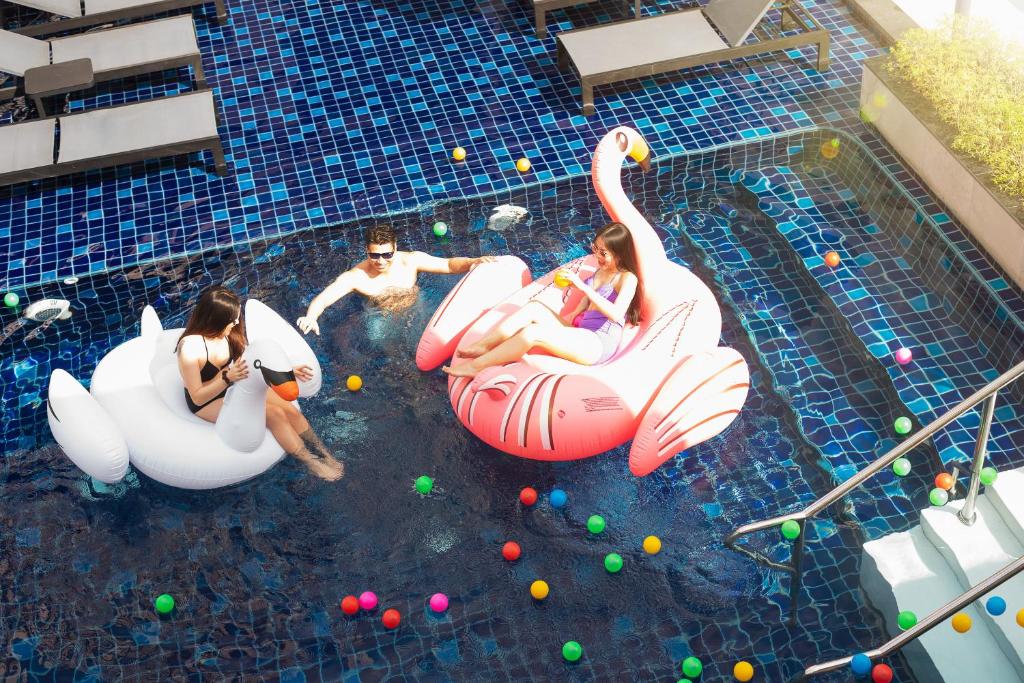 Eleven Hotel Bangkok Sukhumvit 11 - Resim 32