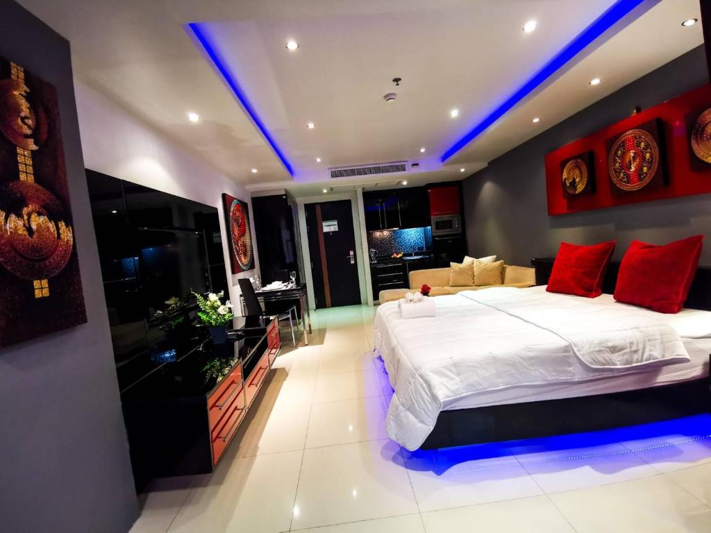 Postel nebo postele na pokoji v ubytování Absolute Bangla R305