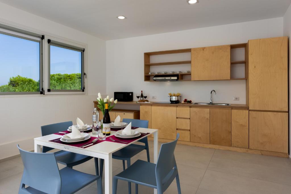 A kitchen or kitchenette at Vitop Residence