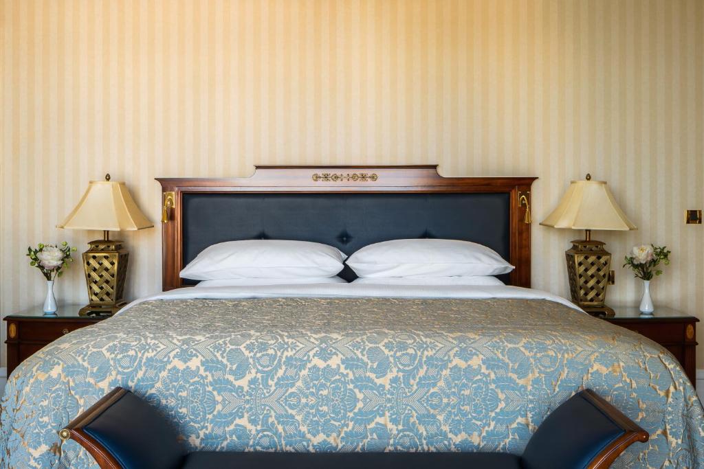 Postel nebo postele na pokoji v ubytování InterContinental - Kyiv by IHG