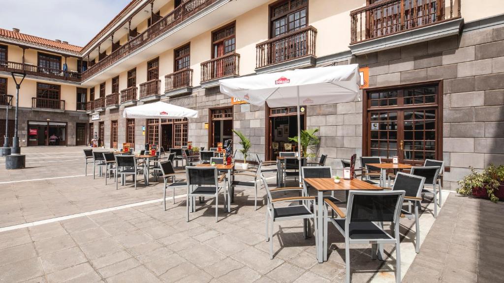 Reštaurácia alebo iné gastronomické zariadenie v ubytovaní Be Smart Florida Plaza