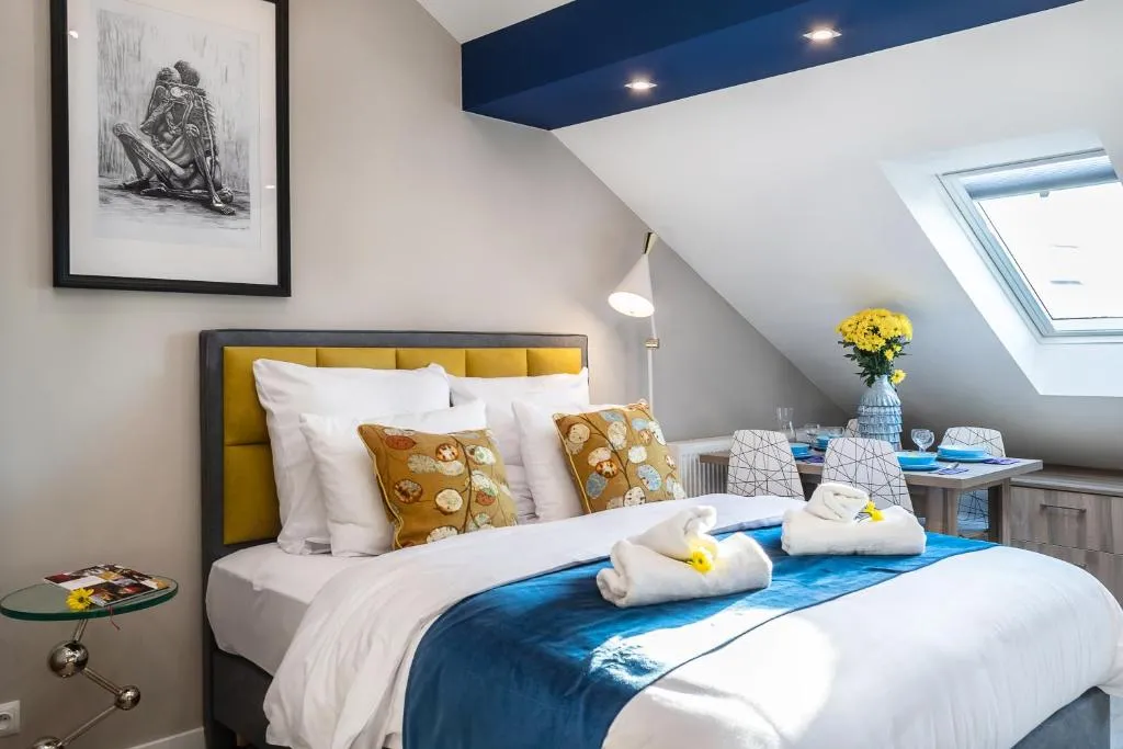 Good BED - Blue Apartment Wawel Castle View - Old Town, Krakow, Poland