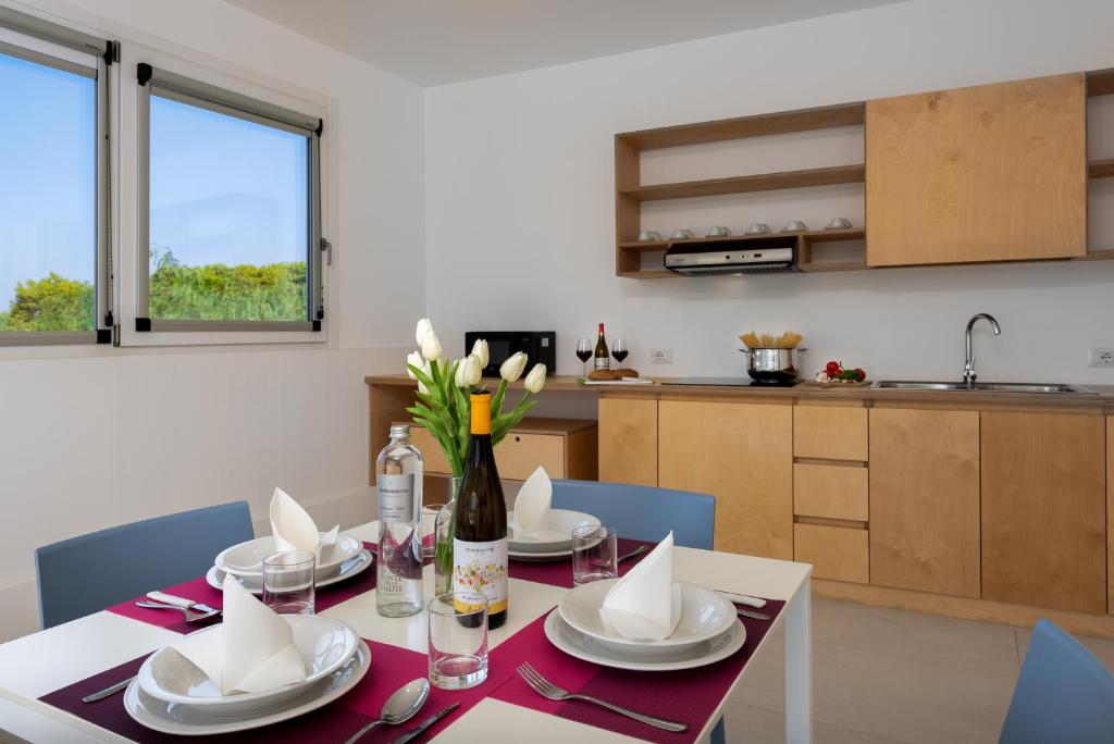 A kitchen or kitchenette at Vitop Residence