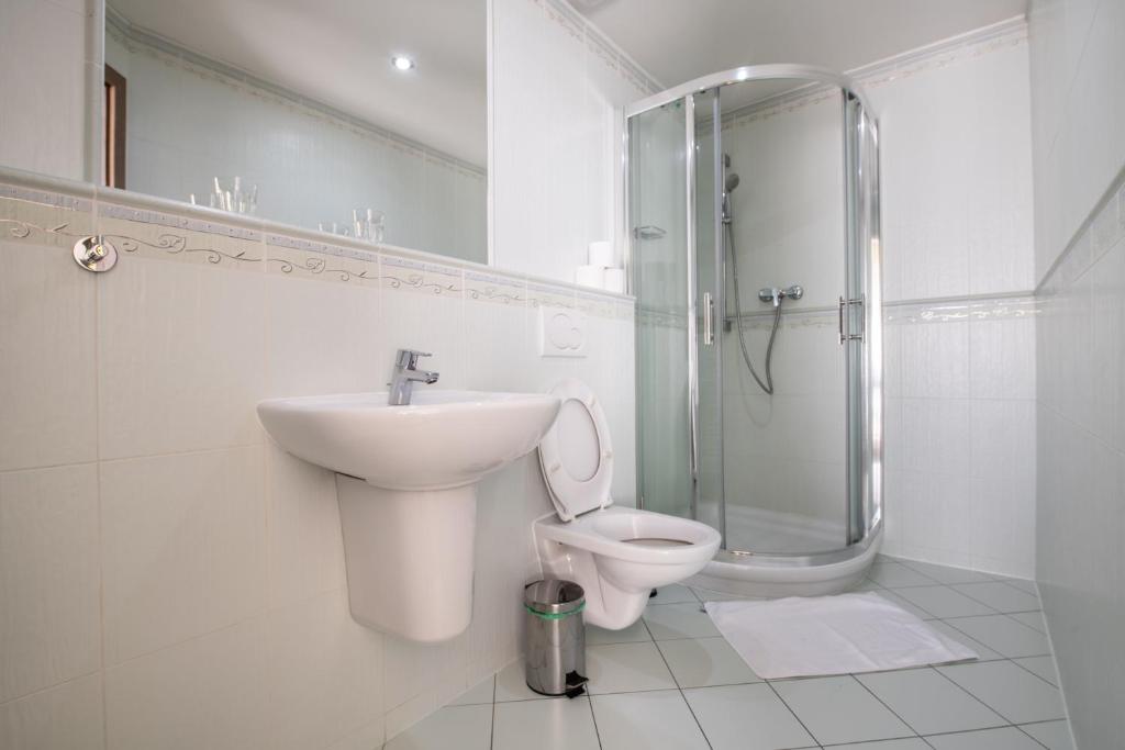 Koupelna v ubytování Hotel Lučivná