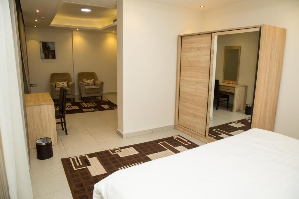 Oasis Rise Hotel Apartments - Deluxe Suite