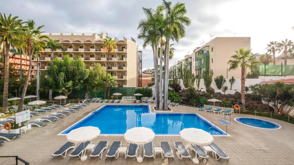 Bazén v ubytování Be Live Adults Only Tenerife nebo v jeho okolí