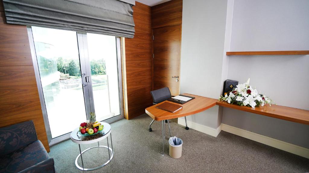 Cevahir Hotel Istanbul Asia - Superior Twin Room Mit Teilweise Meerblick