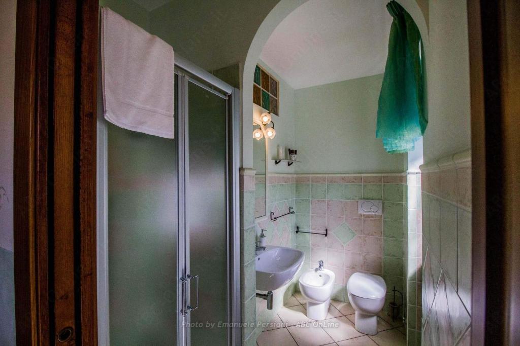 Koupelna v ubytování Agriturismo Baldassari